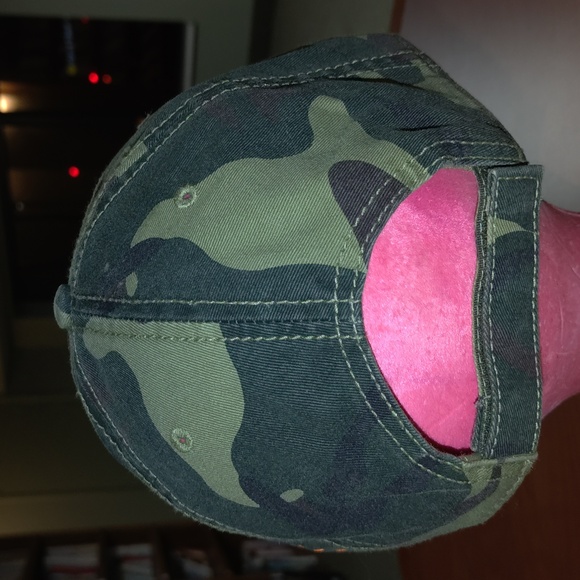 Doc Ford's Rum Bar & Grille Ft Myers Beach, FL Camo Snap-on Hat Cap - Picture 5 of 10